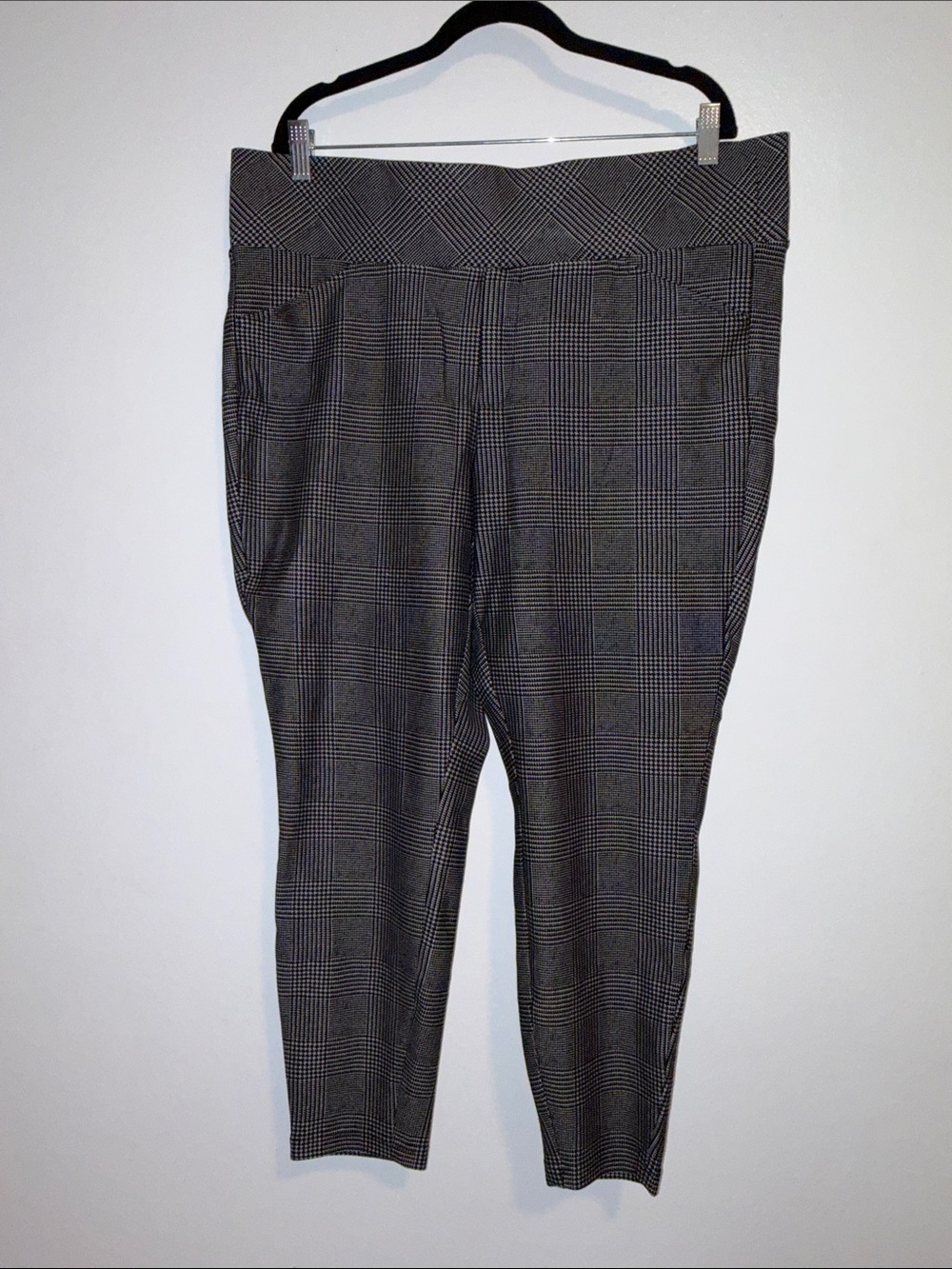 NWT Torrid Black & Gray Plaid Pull on Pocket Ponte Pants Size 2R